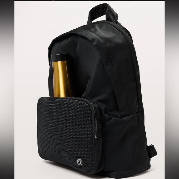 Lululemon Everywhere Backpack in 17L in Black - Picture 3 of 17